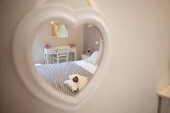 Vatican's Keys Couette-café 3*